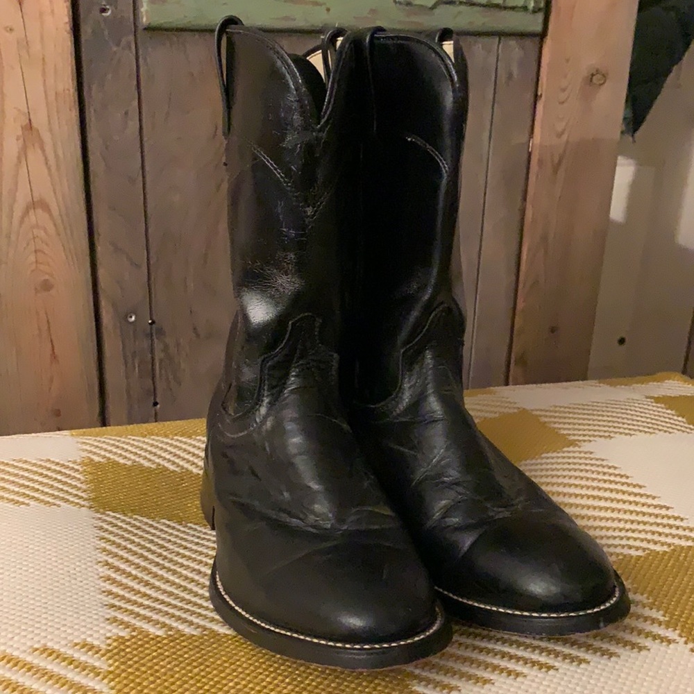 Nice black Ropers